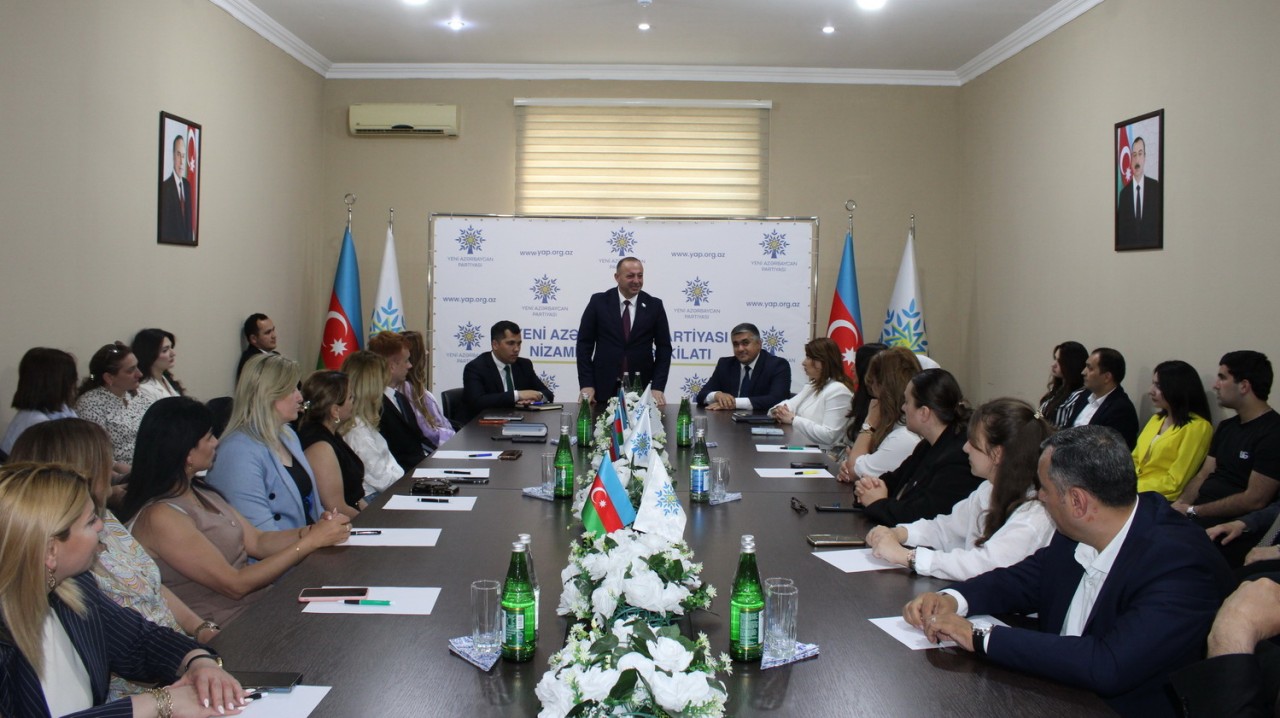 YAP Nizami rayon təşkilatı 28 Maya həsr olunmuş tədbir keçirdi - FOTOLAR